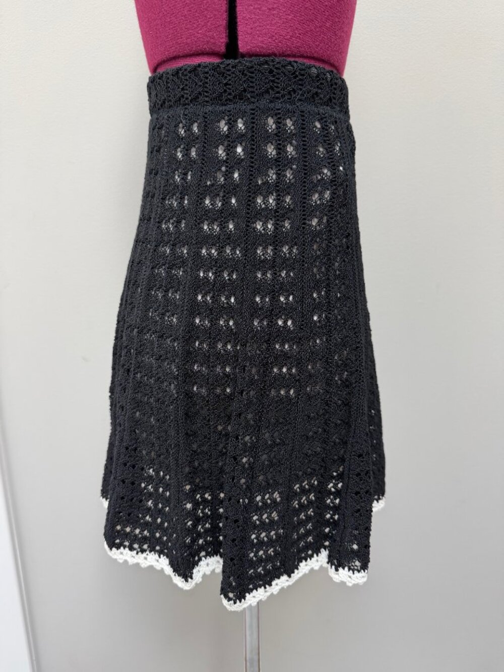 NWT Alice + Olivia "Florrie" Black Crochet Mini Skirt and Top Set - Size XS - Picture 5 of 16